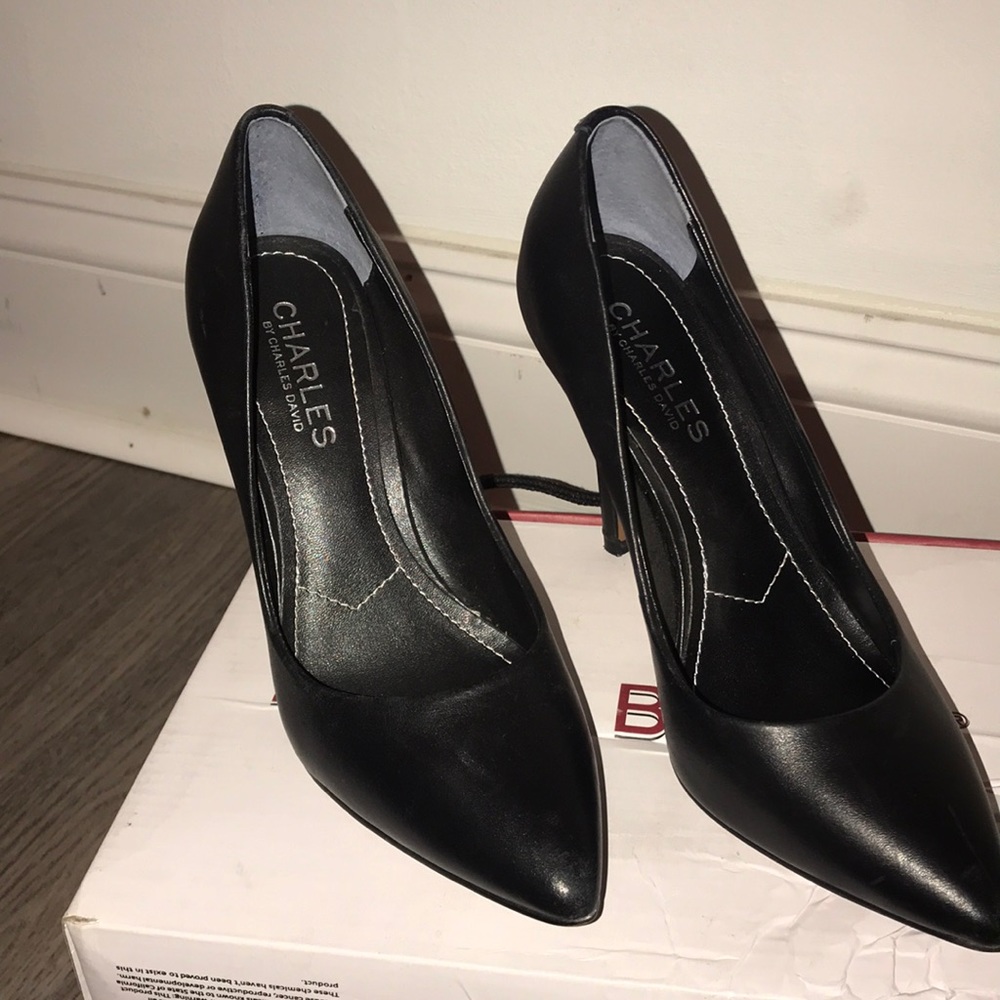 Charles David Pointed toe pumps
